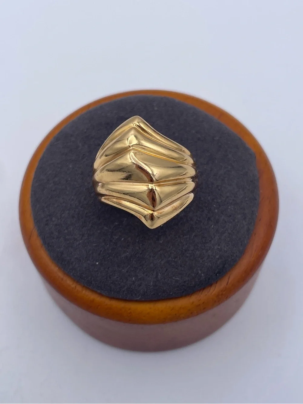 Veronese bold sculptural
